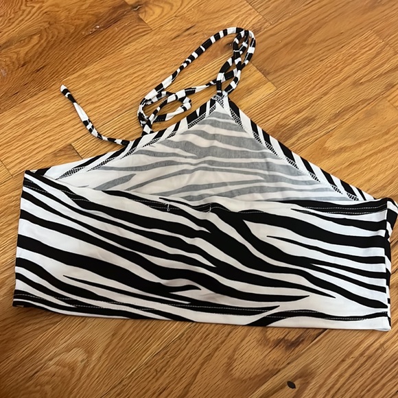 Zebra triangle halter neck crop top. - Picture 2 of 2